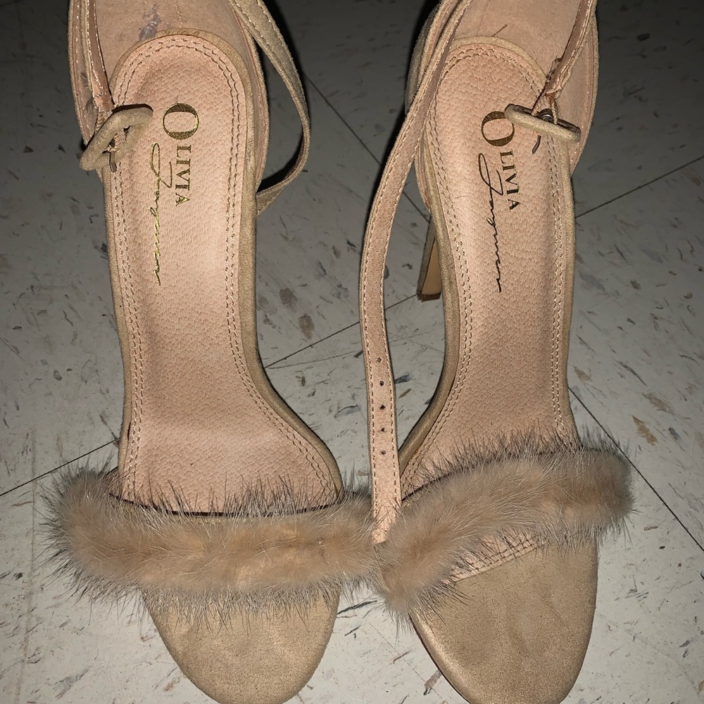 Olivia James heels